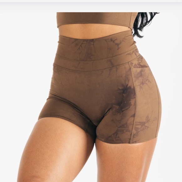 Alphalete Pants - Alphalete alphalux force short